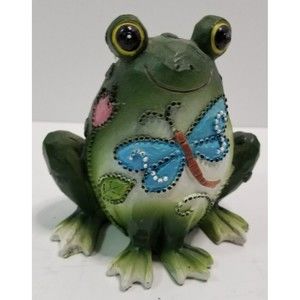 CUTE Frog & Dragonfly Figurine Ready to hop on over to your house!